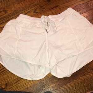 lulu lemon white shorts/ size 10/ 2.5”